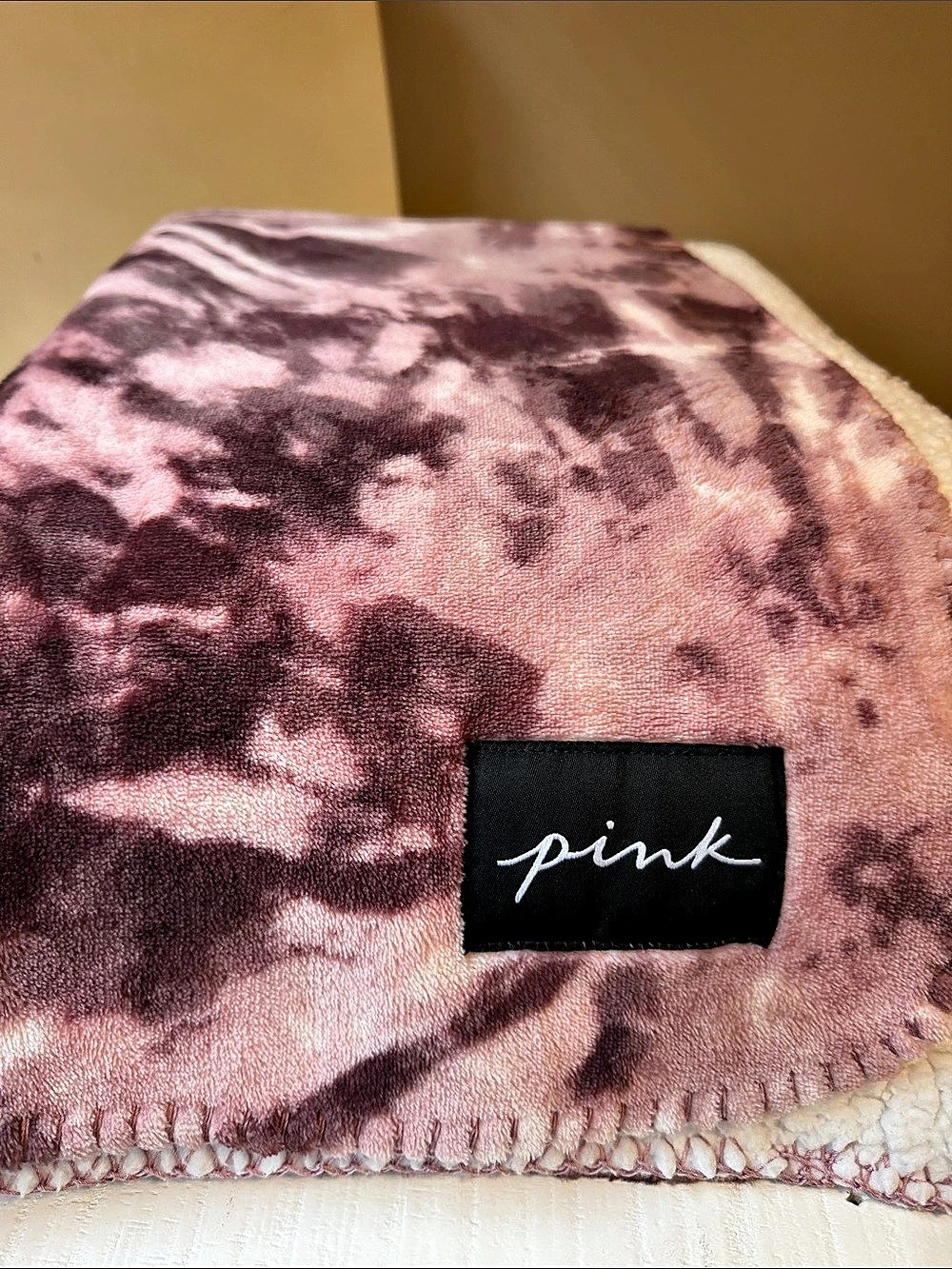 Like New PINK Throw Blanket